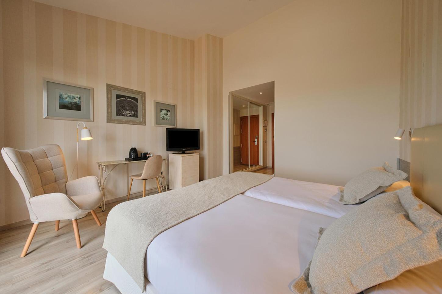 Hotel Spa Villa Nazules Chueca Eksteriør billede