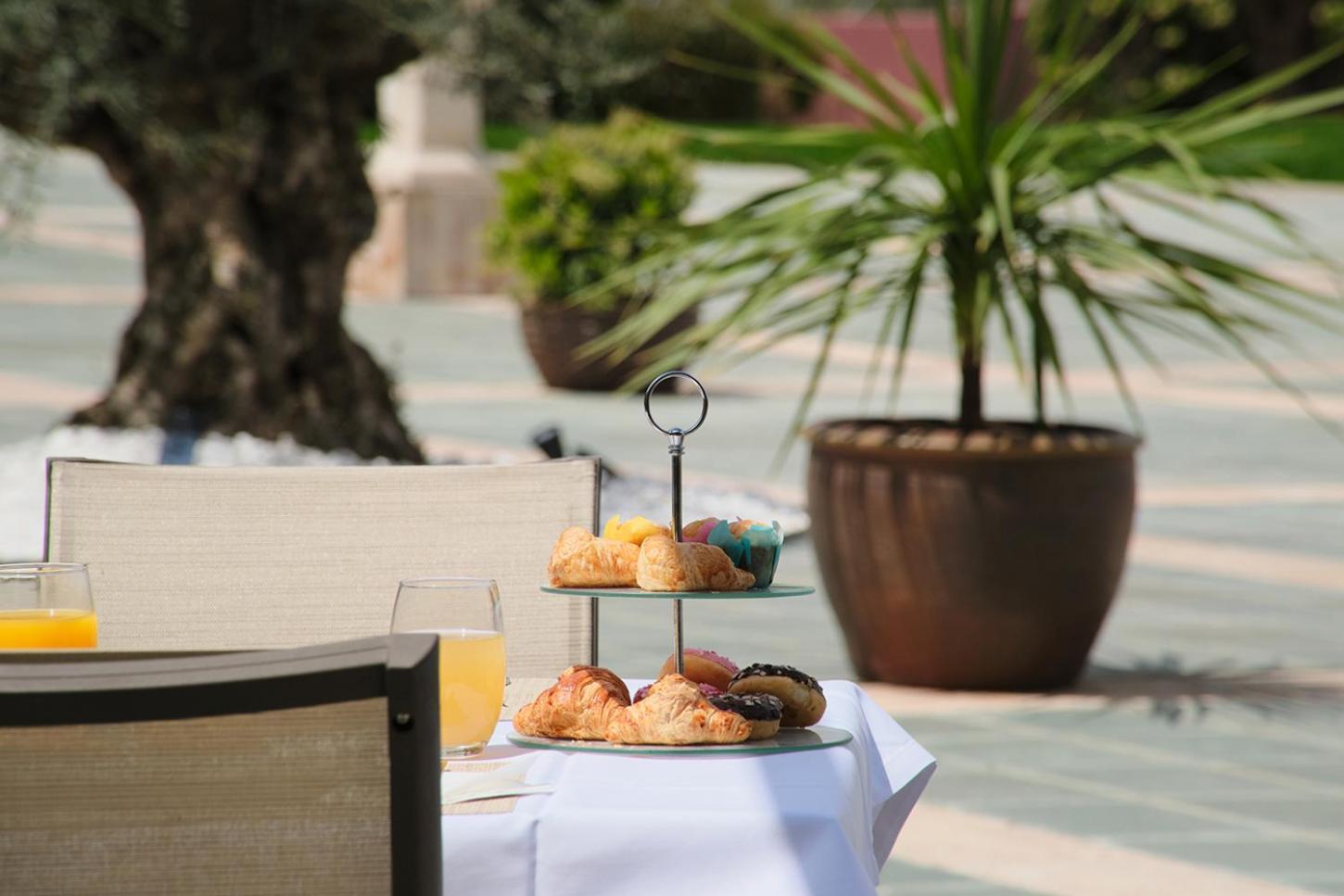 Hotel Spa Villa Nazules Chueca Eksteriør billede