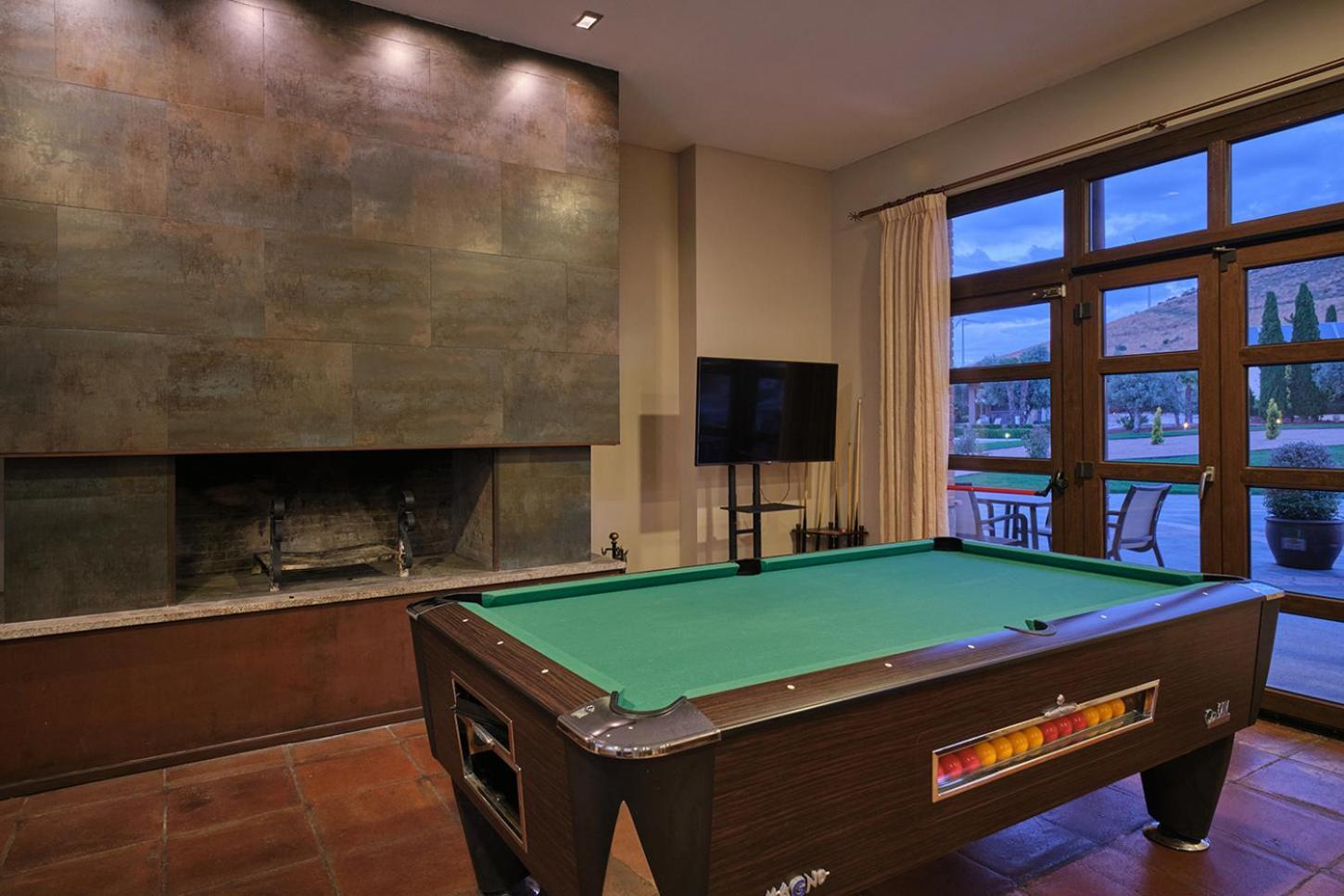 Hotel Spa Villa Nazules Chueca Eksteriør billede